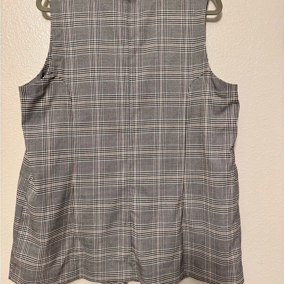Maurices Gray Plaid Vest - Picture 3 of 3